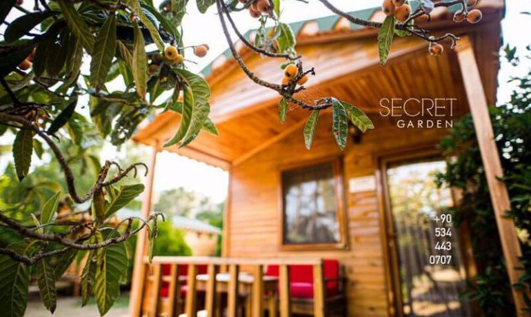 Secret Garden Hotel & Bungalows