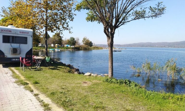 Sapanca Gölü Kamp Alanı