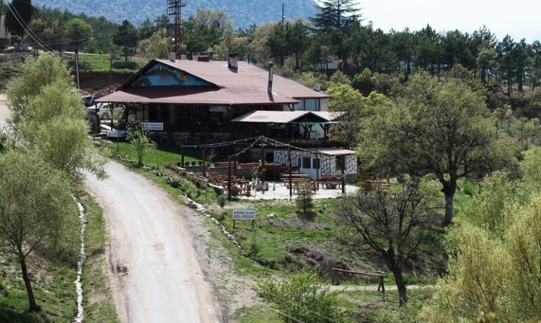 Yakamanastır Tabiat Parkı Bungalov Evleri