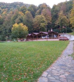 Güzeldere Şelalesi Tabiat Parkı Bungalov