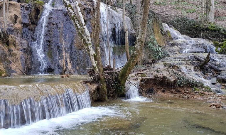 Karapınar Şelalesi Kamp Alanı