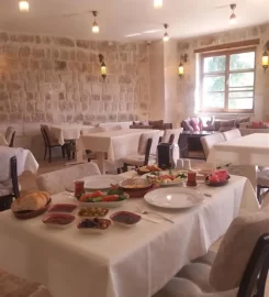 Crassus Cave Hotel