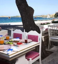 Lola 38 Hotel