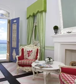 Lola 38 Hotel