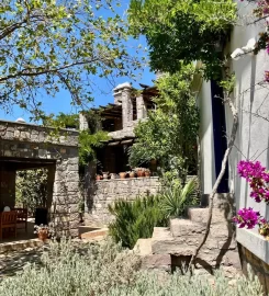 Akvaryum Otel