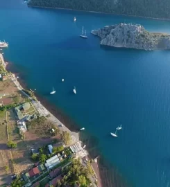 Albatros Beach Restaurant & Hotel