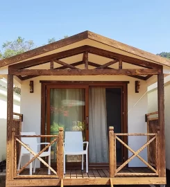Albatros Beach Restaurant & Hotel