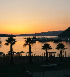 Chillos Beach – Hotel & Lounge