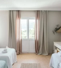 Chillos Beach – Hotel & Lounge