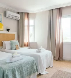 Chillos Beach – Hotel & Lounge