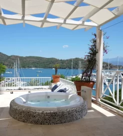 Yacht Classic Hotel
