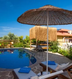 Mandarin & Mango Hotel