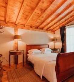 The Lake House Iznik
